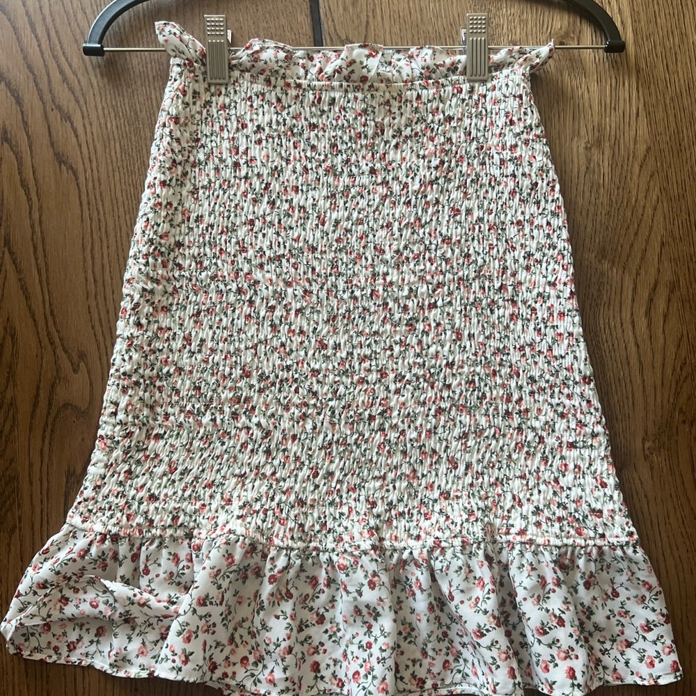 Pinkblush White with Pink and green Florals *perfect condition* never worn